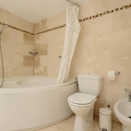 Apartment 4 Bedroom With Jacuzzi And Terrace With Panoramic Sea Views, In Nueva Andalucia, Marbella
